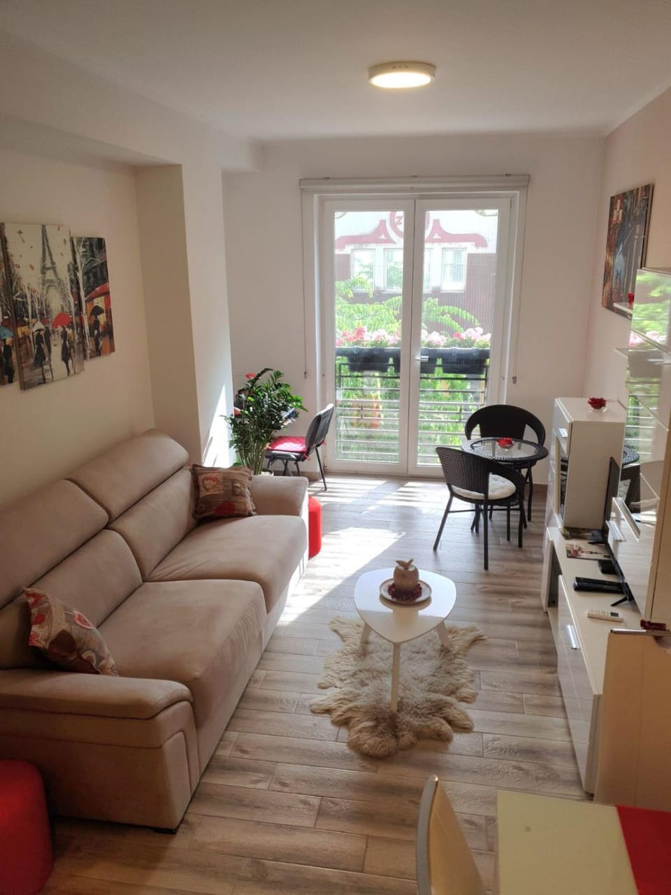 Living room, Seating area