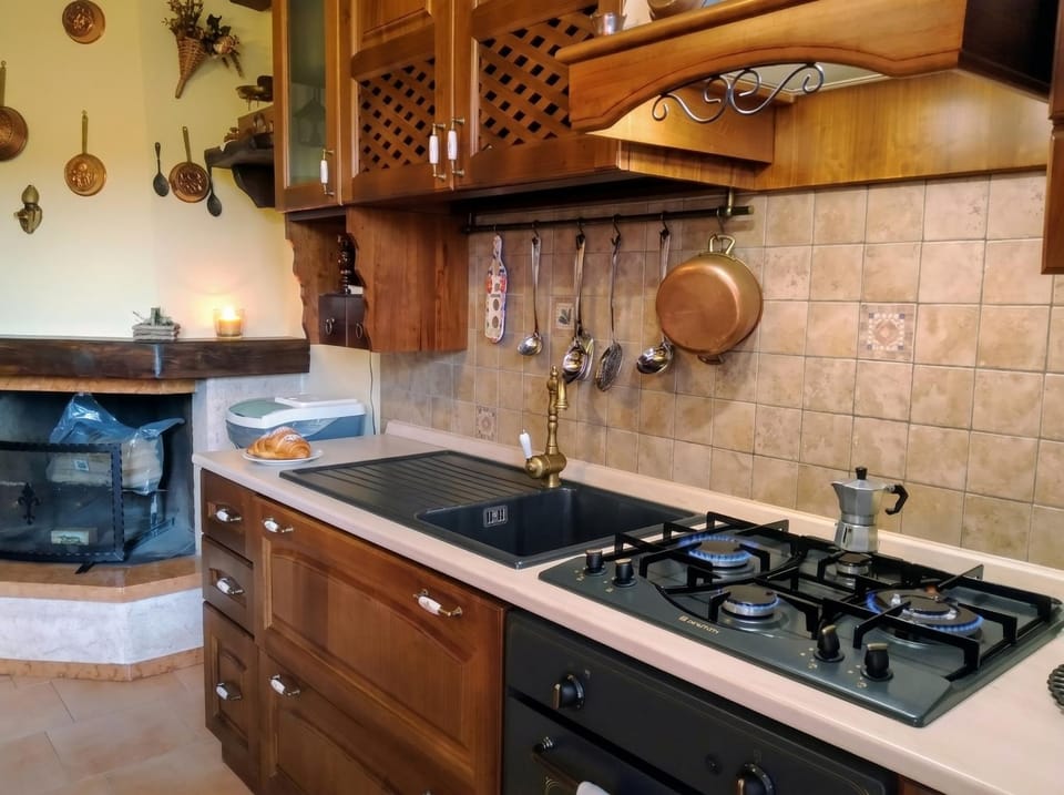 Kitchen or kitchenette, kitchen, kitchen