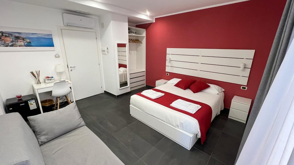 Bed, Photo of the whole room, Bedroom, hair dresser, wardrobe, air conditioner
