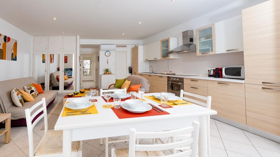 Living room, Dining area, kitchen