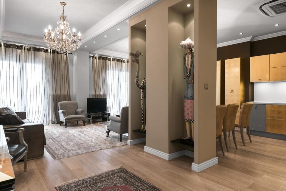TV and multimedia, Living room, Seating area, Dining area