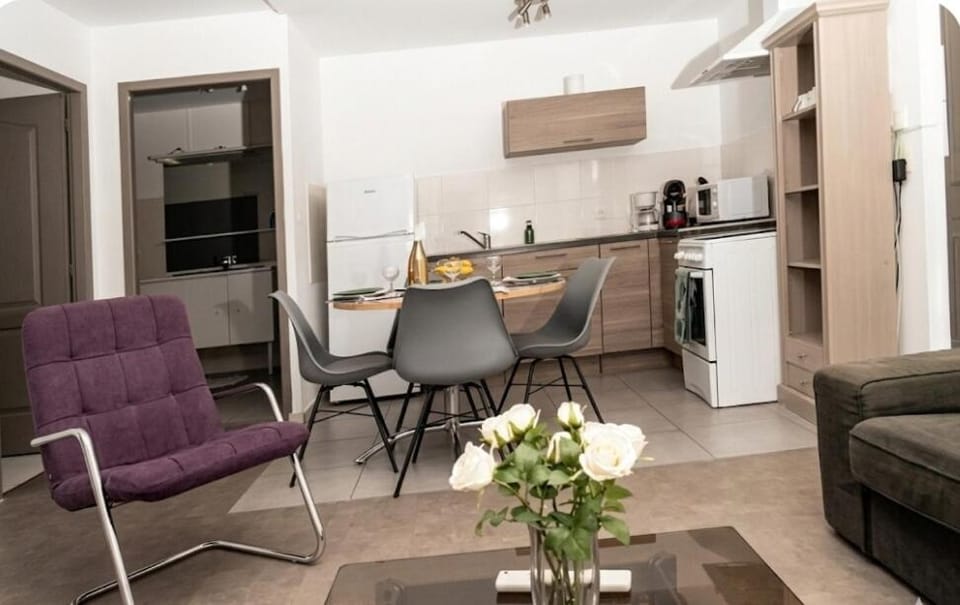 "Évasion"-Meublé de Tourisme 3 étoiles -Résidence "Les Logis de Béziers"-Garage optionnel-Cœur de ville-Plages à 16km ! Apartment in Béziers