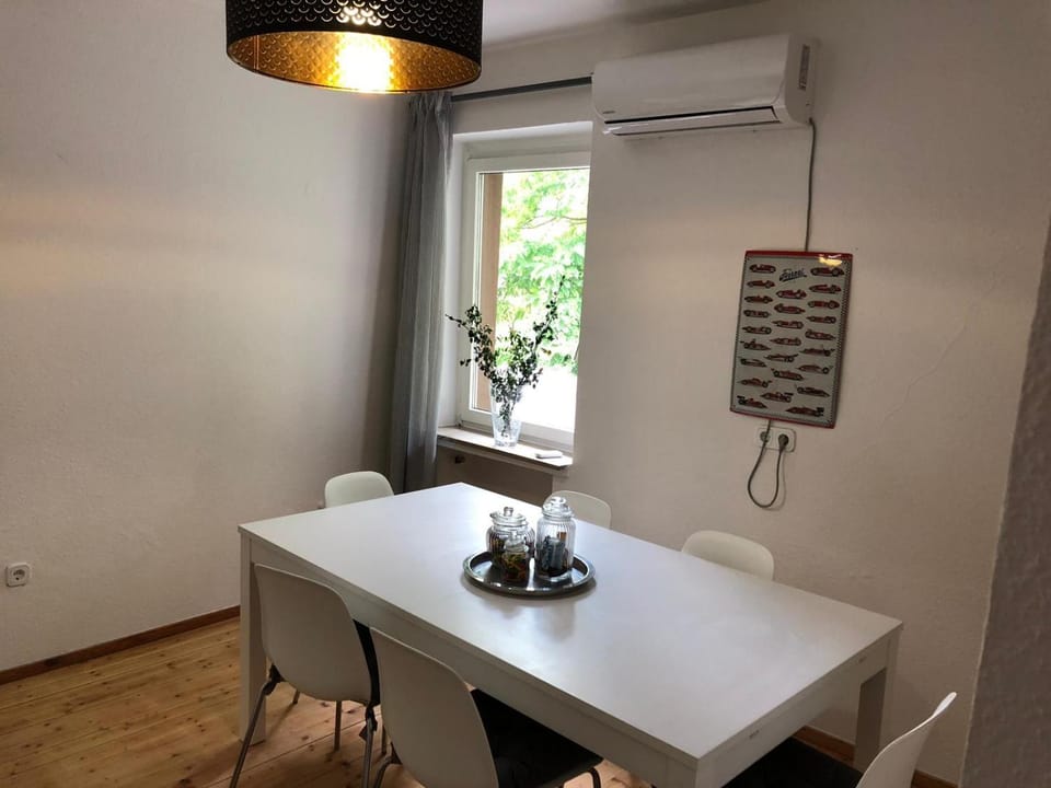 Nürburgring Ferienhaus m. Parkplatz - Klima - Garten und viel Platz House in Ahrweiler