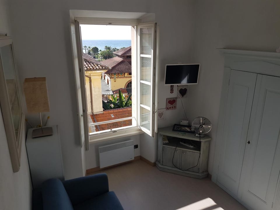 Le Palmaro Apartment in Menton