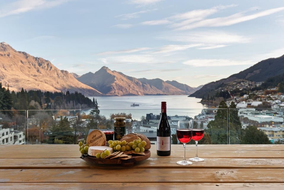 Top of the Lake by Relaxaway Holiday Homes House in Queenstown