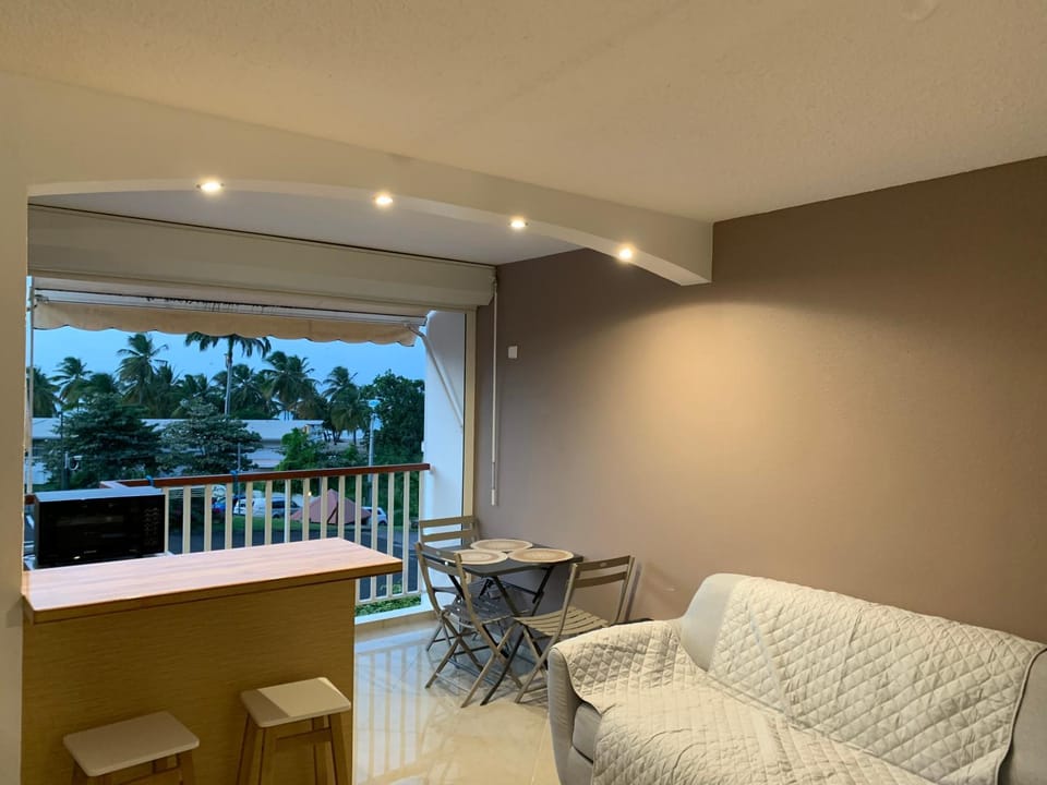Studio ds résidence sécurisée avec vue & accès à la mer . Apartment in Grande-Terre, Guadeloupe