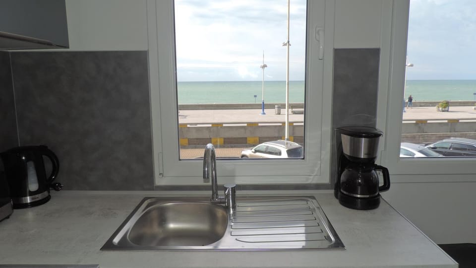 Coffee/tea facilities, Kitchen or kitchenette