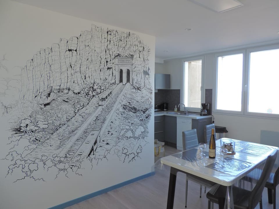 FRONT DE MER ET FALAISE 317 1er Étage Lit fait WifI Taxe de Séjour incluse Apartment in Normandy