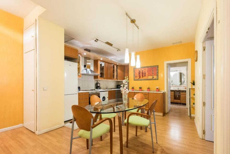 M&F FUENCARRAL Apartment in Centro
