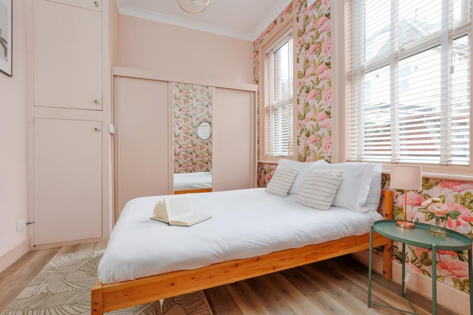 The Blue Bank Suite by Grandeur Property Apartment in Bournemouth