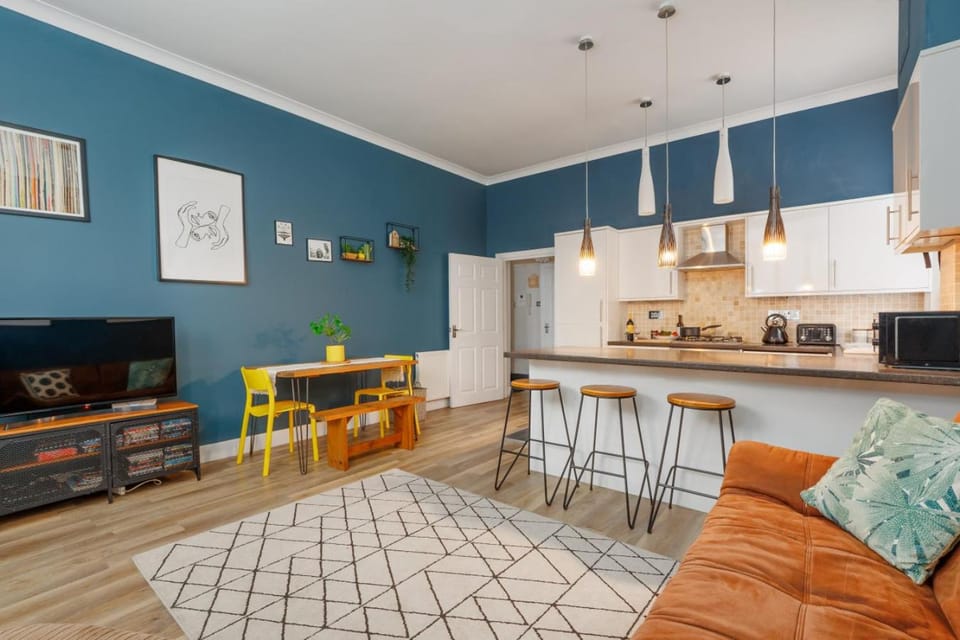 The Blue Bank Suite by Grandeur Property Apartment in Bournemouth