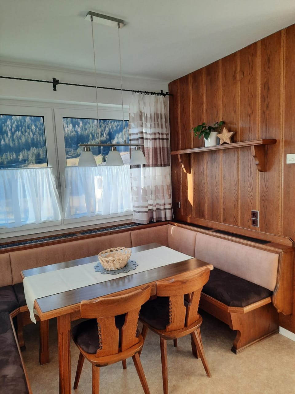 Food and drinks, Dining area