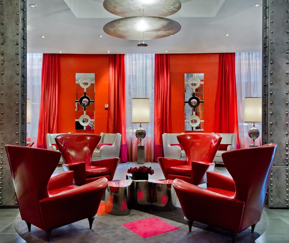 Communal lounge/ TV room, Lobby or reception