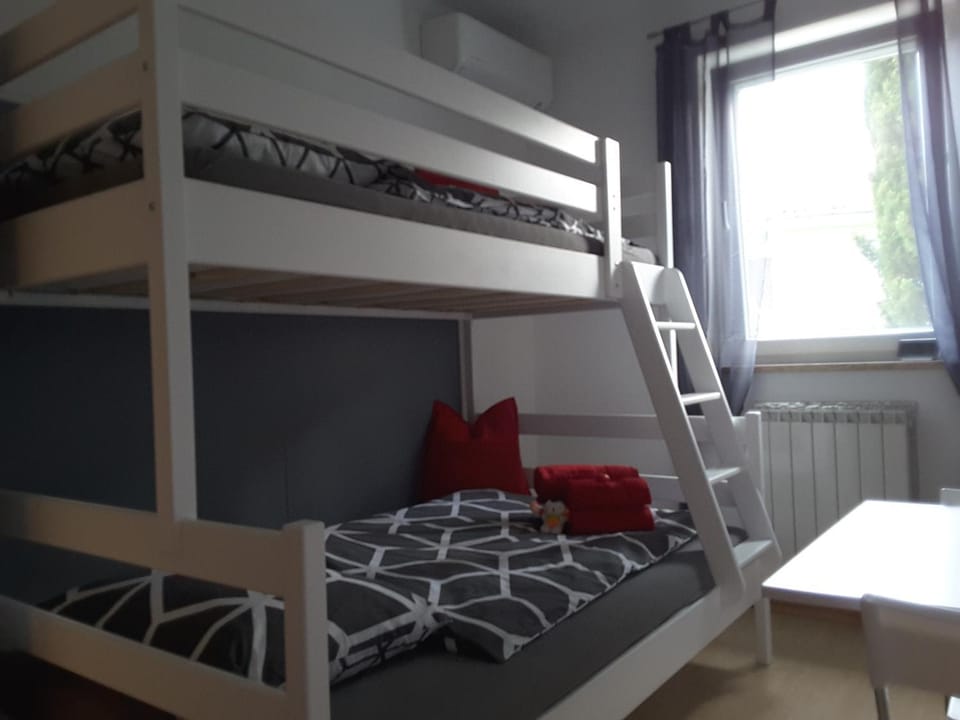 bunk bed