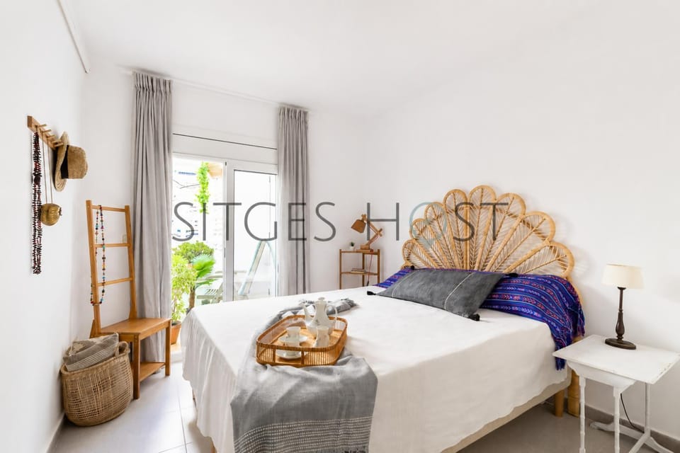 Con patio y a 5 minutos de la playa Apartment in Sitges