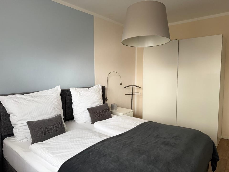 Bed, Bedroom, wardrobe