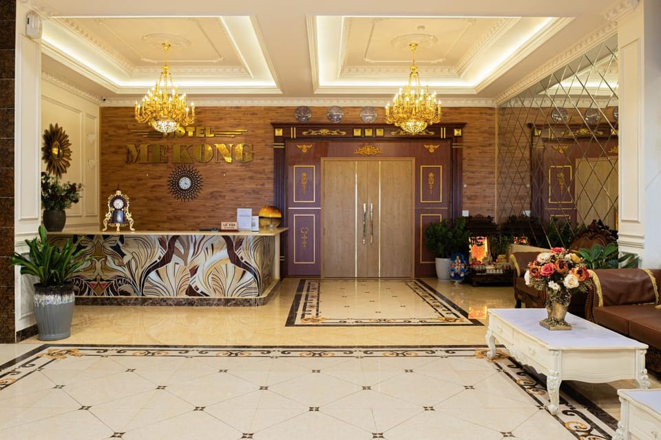 Communal lounge/ TV room, Lobby or reception