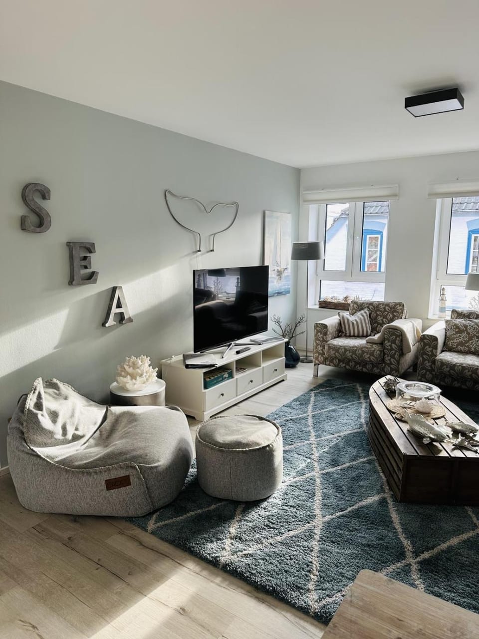 TV and multimedia, Living room, Seating area
