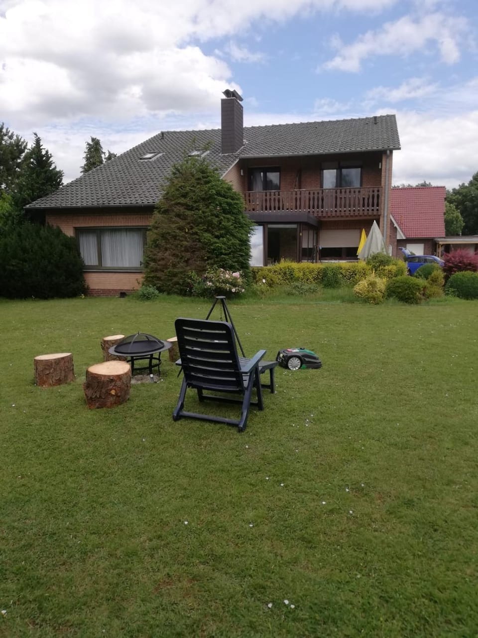 Property building, Facade/entrance, BBQ facilities, Garden, Balcony/Terrace, Garden view