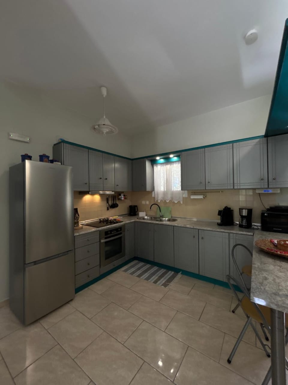 Kitchen or kitchenette, oven, stove