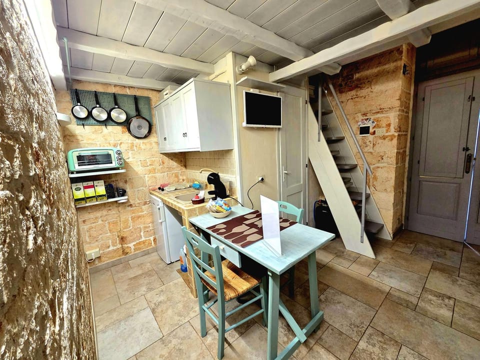 Living room, kitchen