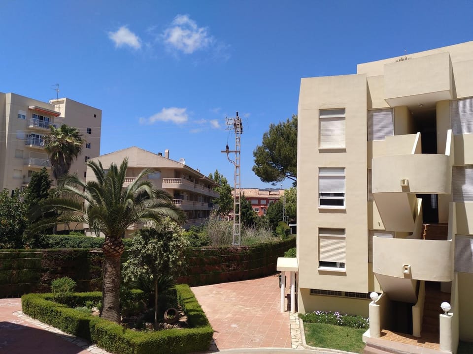 Property building, Day