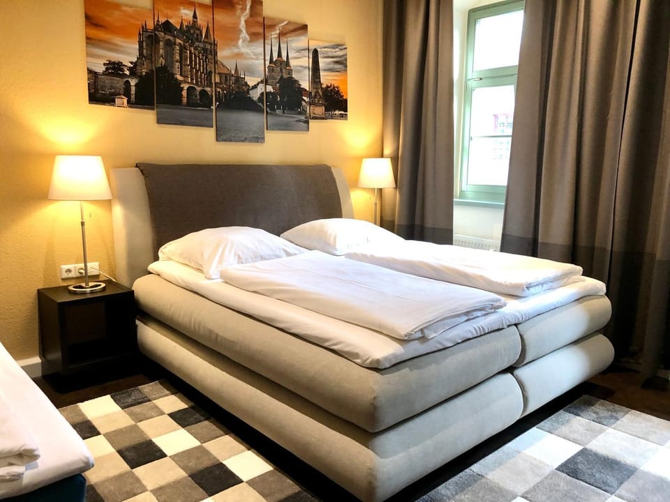 Bed, Photo of the whole room
