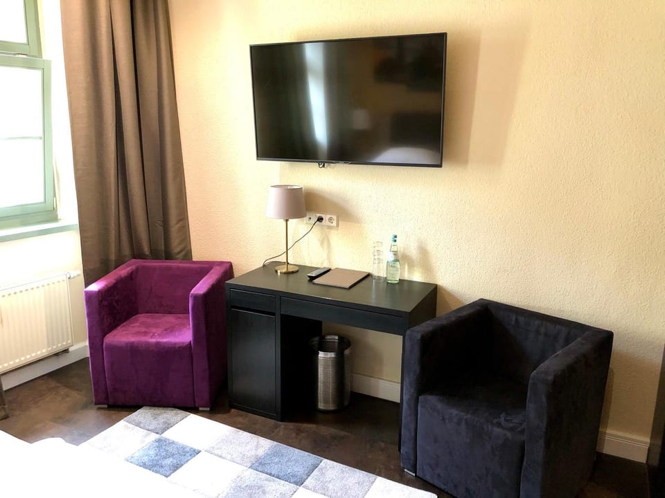 TV and multimedia, Photo of the whole room, Seating area