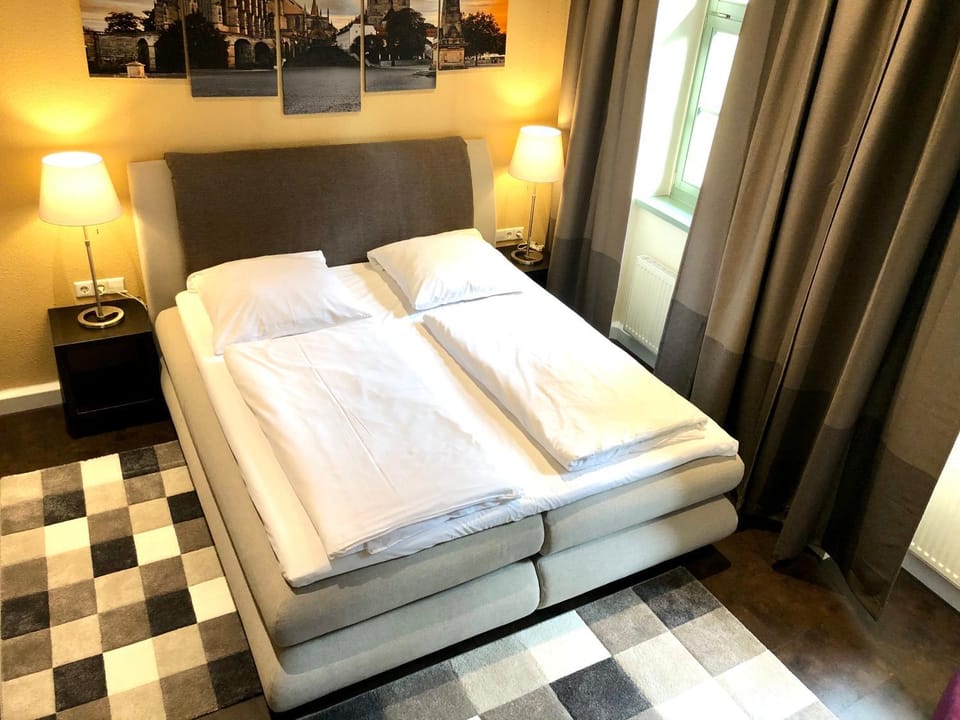 Bed, Photo of the whole room