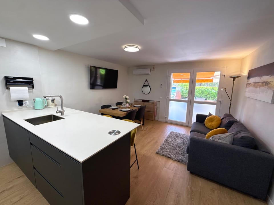 TV and multimedia, Living room, Seating area
