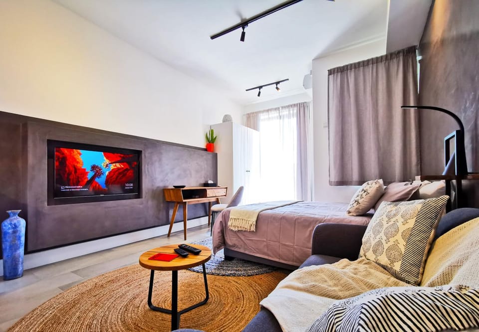 TV and multimedia, Seating area