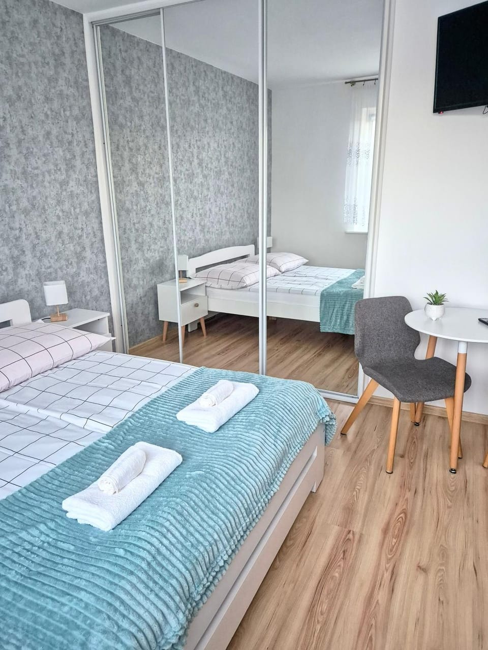 Bed, TV and multimedia, Bedroom, towels, wardrobe