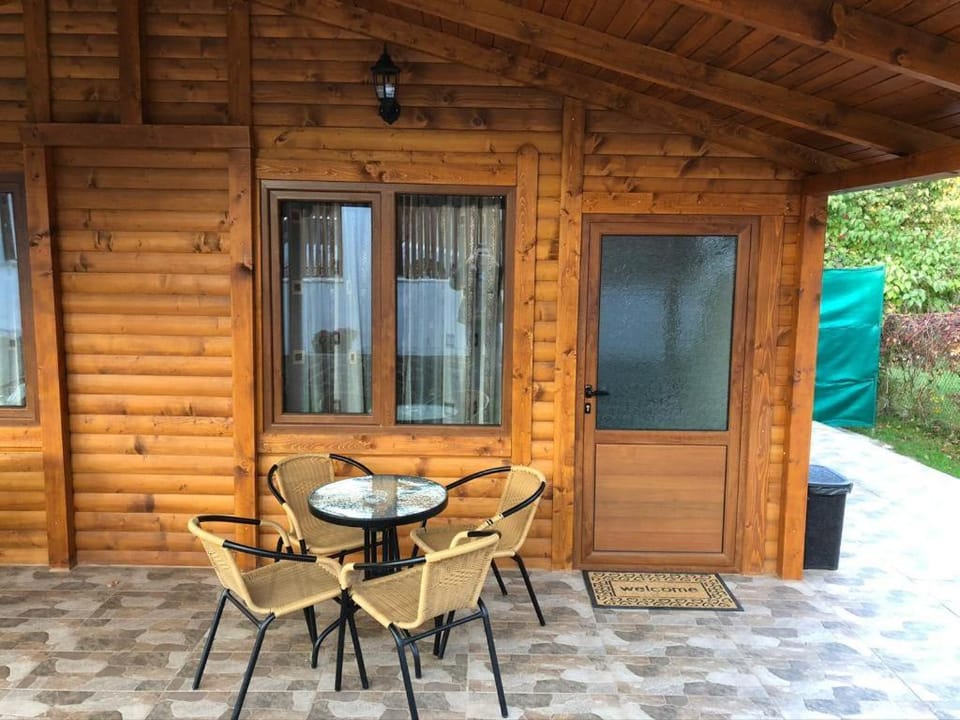 Patio, Facade/entrance