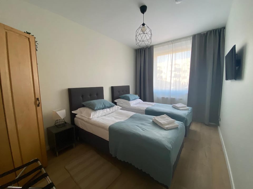 TV and multimedia, Photo of the whole room, Bedroom, wardrobe