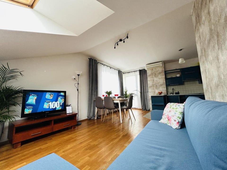 Communal lounge/ TV room, Balcony/Terrace, Kitchen or kitchenette, Living room, Communal kitchen, microwave, oven
