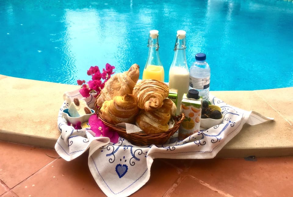 Food, Pool view, Swimming pool, Breakfast, Continental breakfast, Drinks