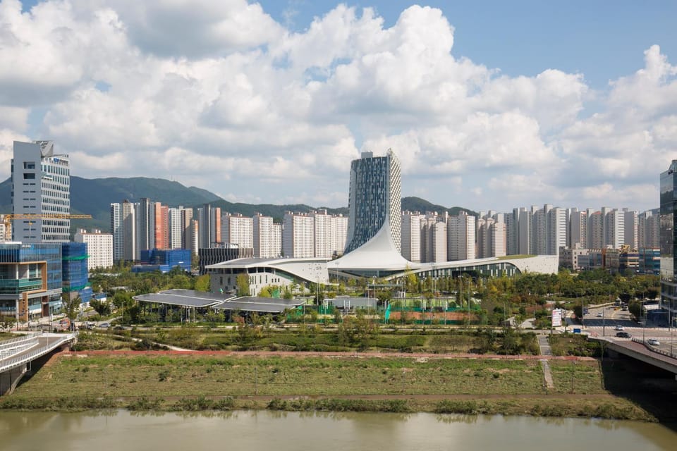 Natural landscape, City view