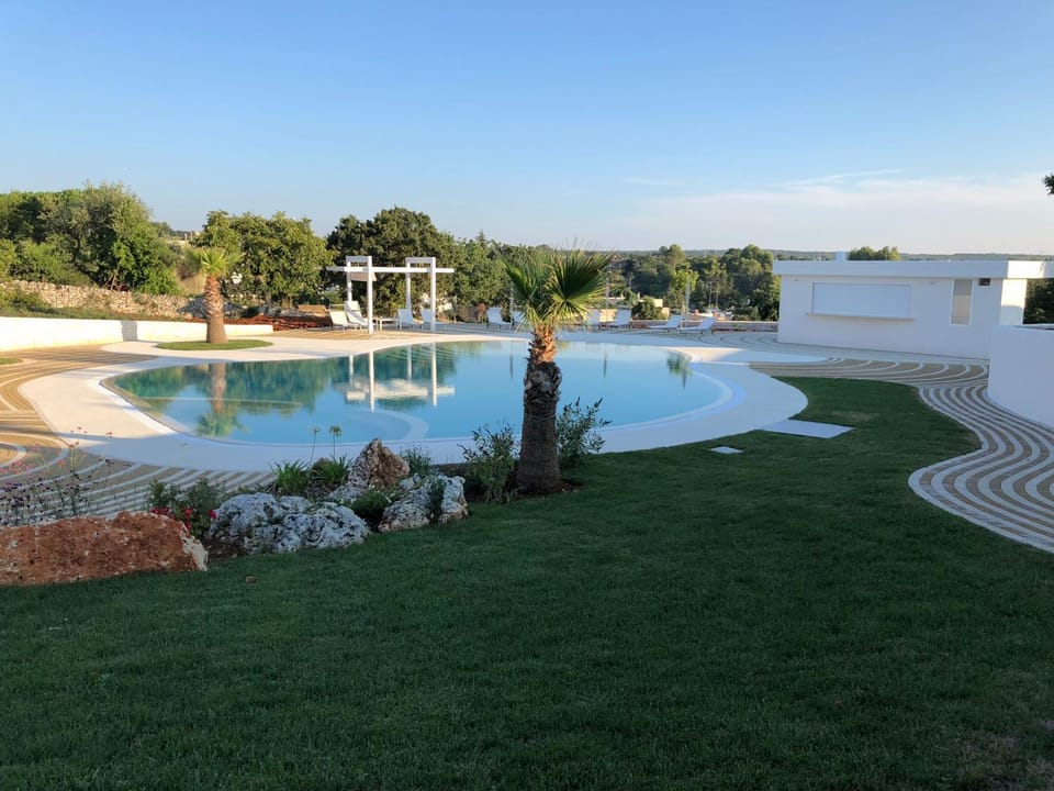 Swimming pool, Swimming pool