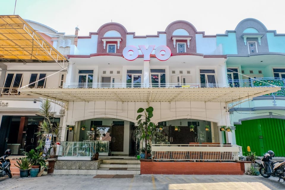 Facade/entrance