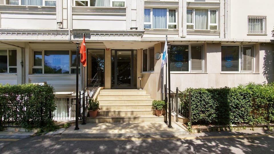 Ulubat Castle Hotel Hotel in Istanbul