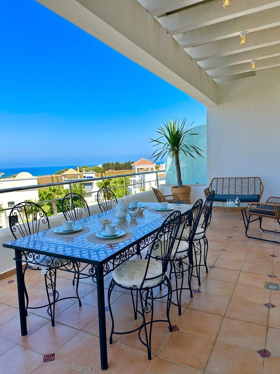 Day, Natural landscape, View (from property/room), Dining area, Sea view