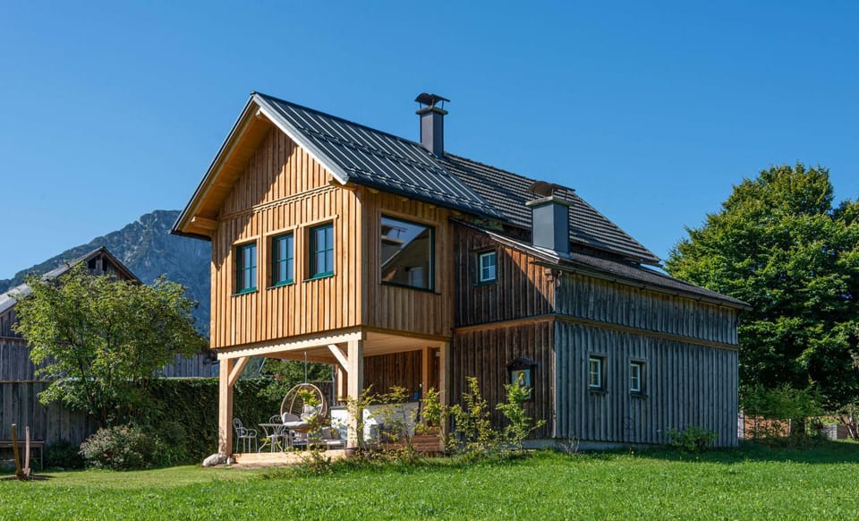 Property building, Garden, Balcony/Terrace