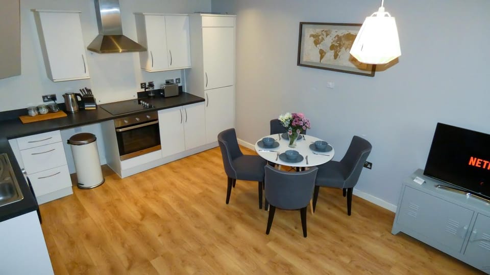 Kitchen or kitchenette, Living room, Seating area