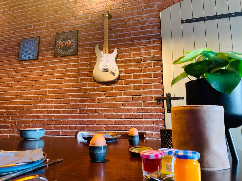 Food and drinks, Dining area