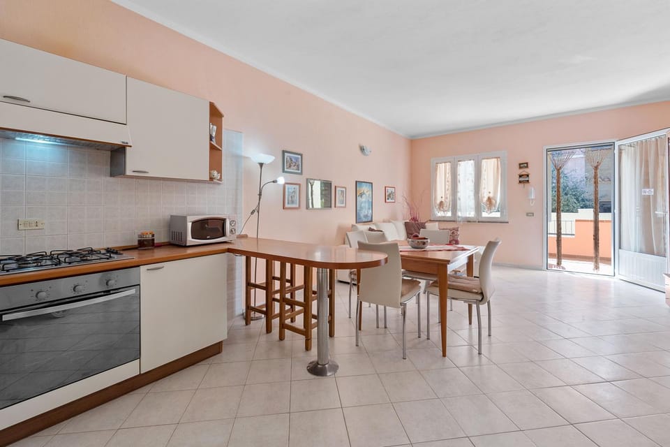 Property building, Kitchen or kitchenette, Living room