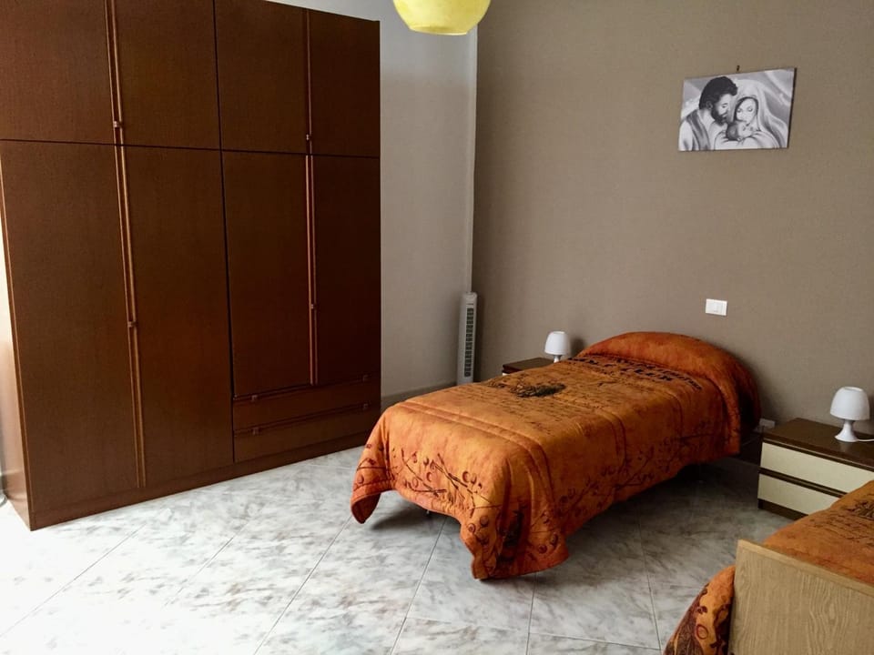 Bedroom, wardrobe