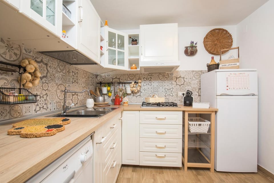 Fabiene Familyholidays Gelsonia Apartment in Cefalu