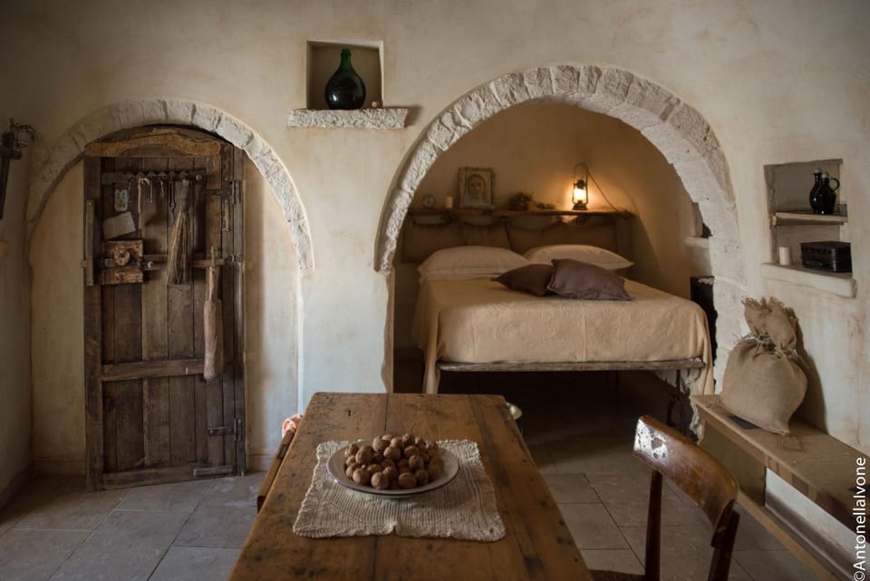 Bed, Living room