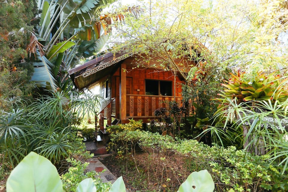 Facade/entrance, Garden