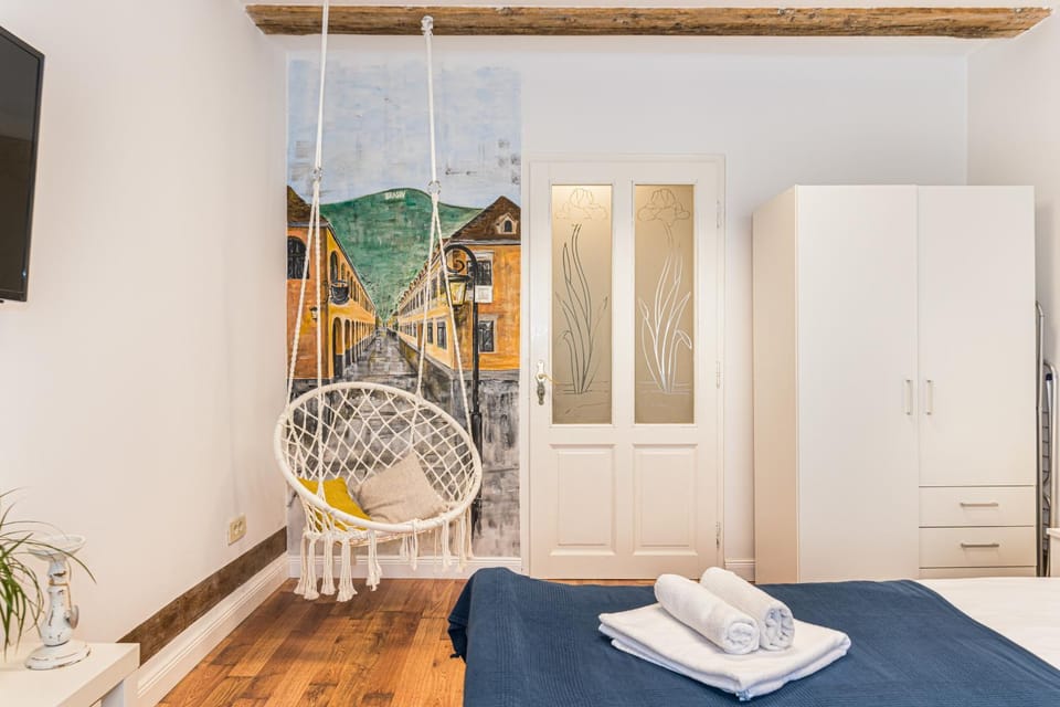 Lamp House Apartment in Brasov